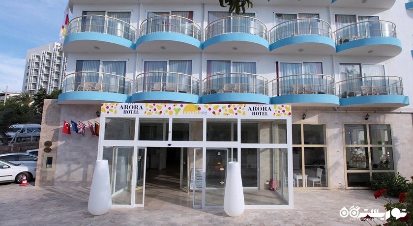 درب ورودی هتل